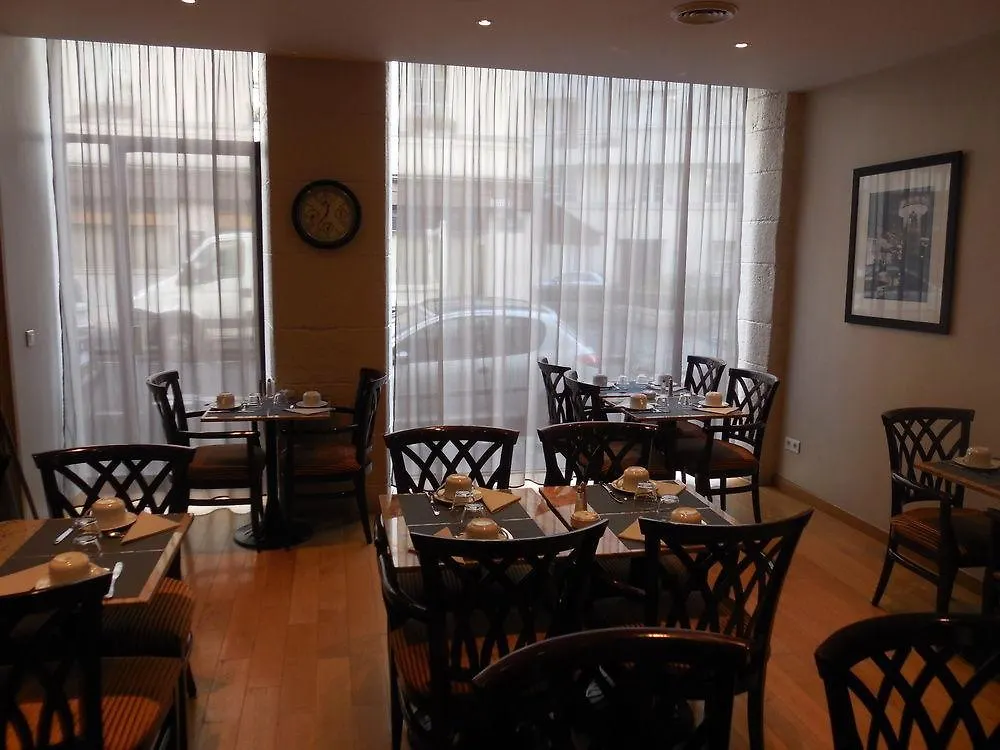 Cardinal Rive Gauche 3*